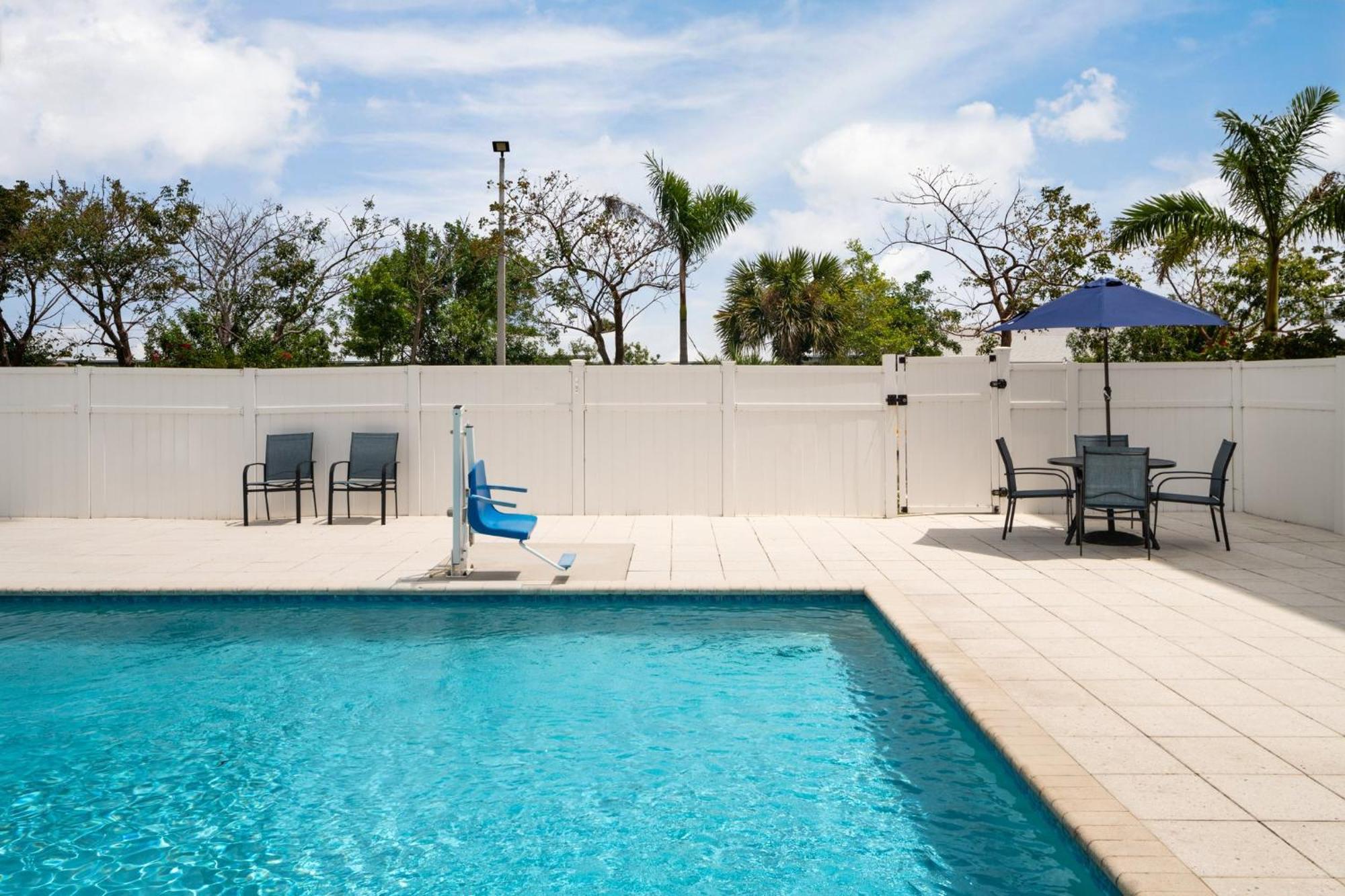 Holiday Inn Express & Suites Boynton Beach West By Ihg Kültér fotó