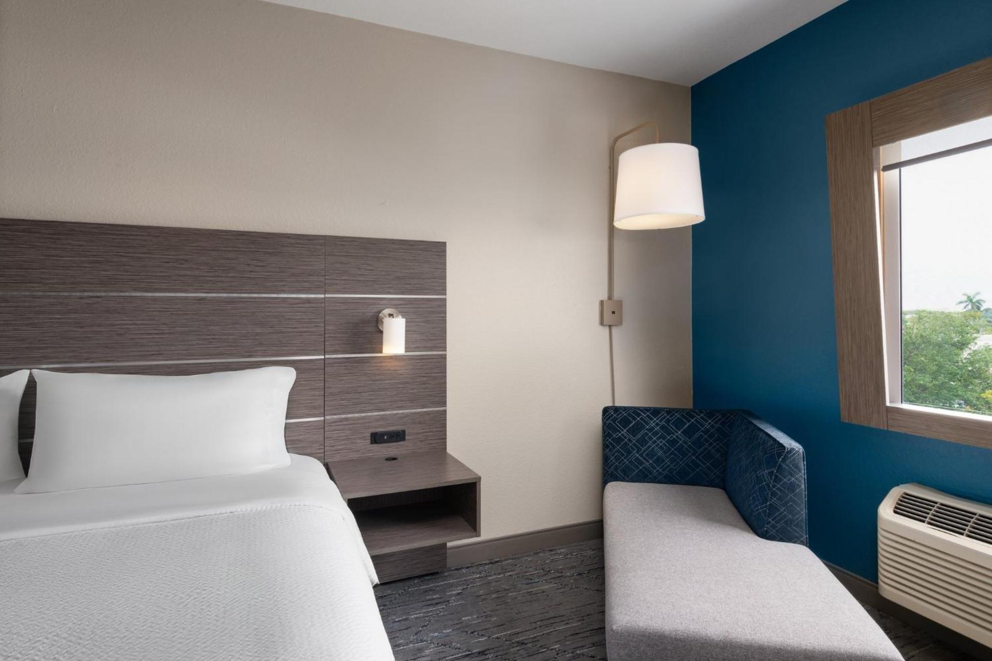 Holiday Inn Express & Suites Boynton Beach West By Ihg Kültér fotó